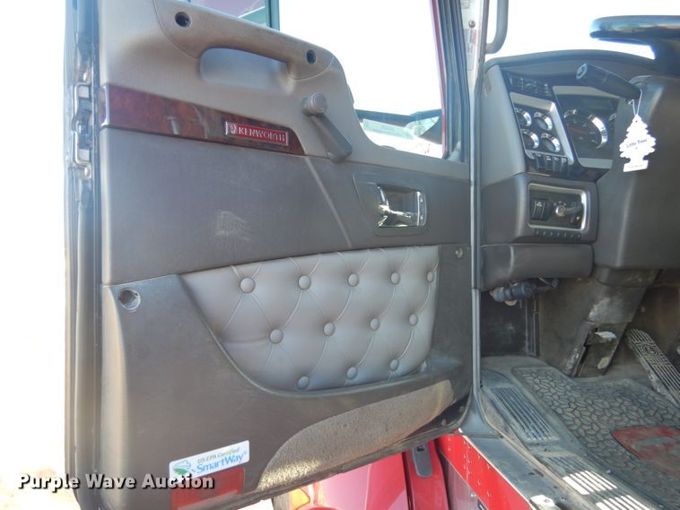 image for item JK9830 2013 Kenworth T660  semi truck