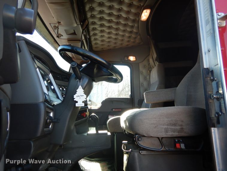 image for item JK9830 2013 Kenworth T660  semi truck