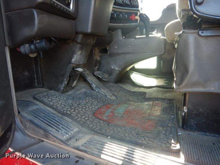 image for item JK9830 2013 Kenworth T660  semi truck