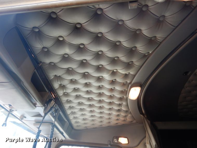 image for item JK9830 2013 Kenworth T660  semi truck