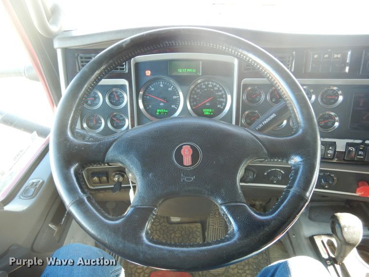 image for item JK9830 2013 Kenworth T660  semi truck