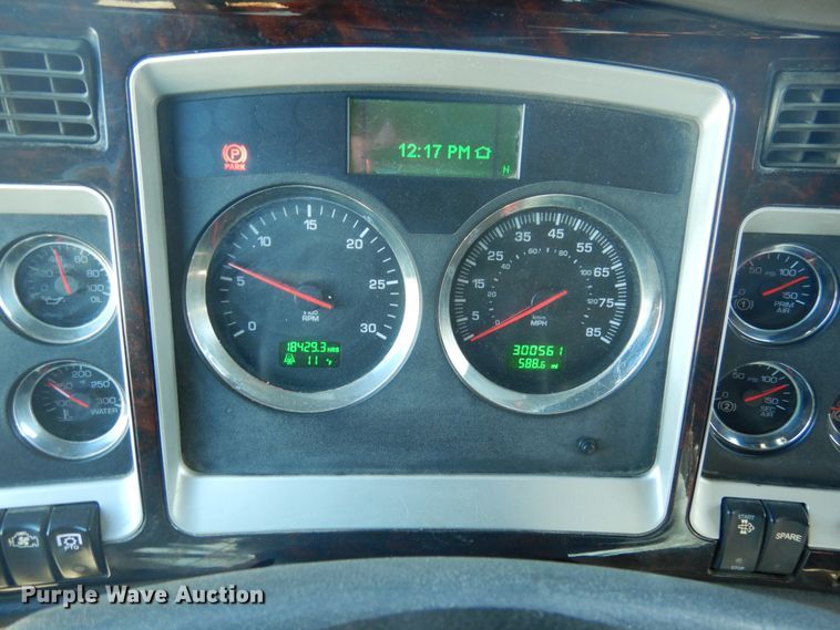 image for item JK9830 2013 Kenworth T660  semi truck