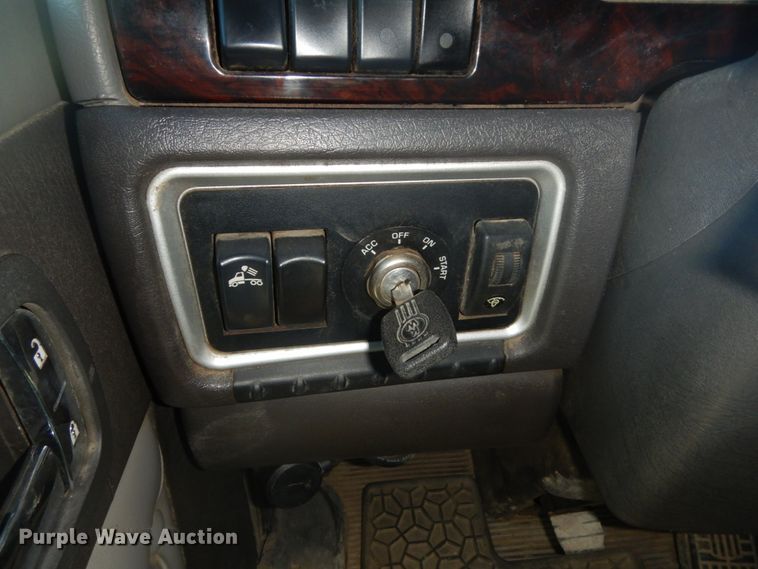 image for item JK9830 2013 Kenworth T660  semi truck