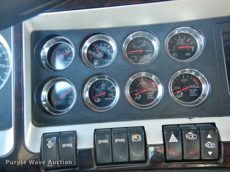 image for item JK9830 2013 Kenworth T660  semi truck