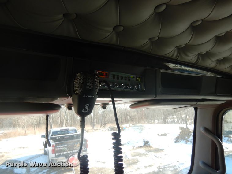 image for item JK9830 2013 Kenworth T660  semi truck