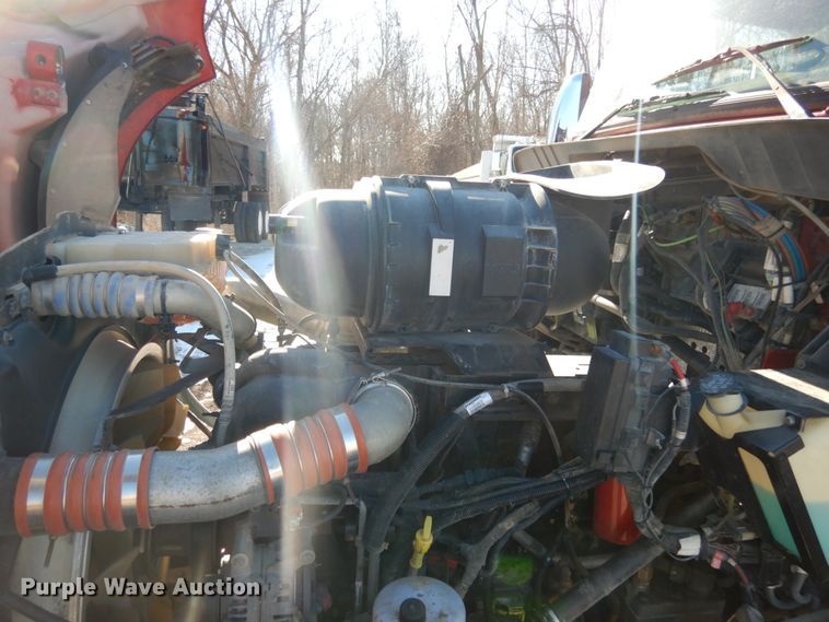 image for item JK9830 2013 Kenworth T660  semi truck