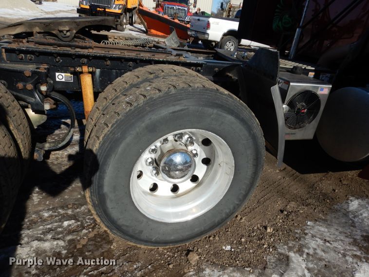 image for item JK9830 2013 Kenworth T660  semi truck