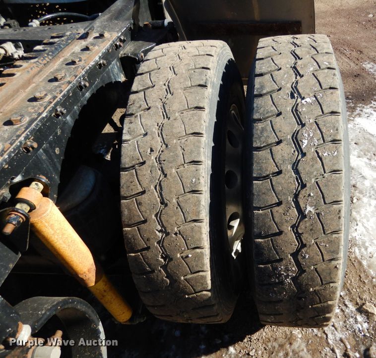 image for item JK9830 2013 Kenworth T660  semi truck