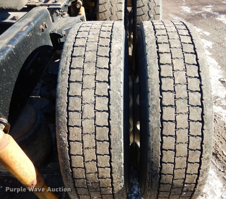 image for item JK9830 2013 Kenworth T660  semi truck