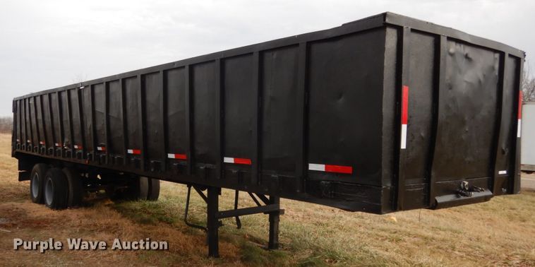 image for item JK9831 1972  scrap trailer