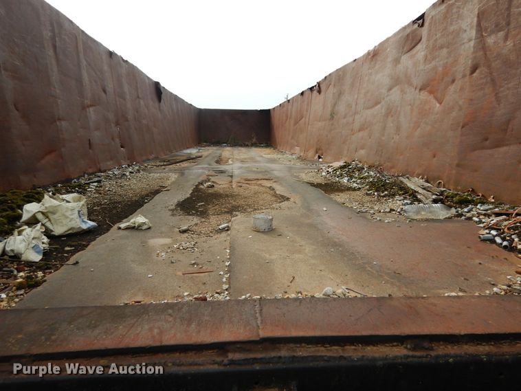 image for item JK9831 1972  scrap trailer