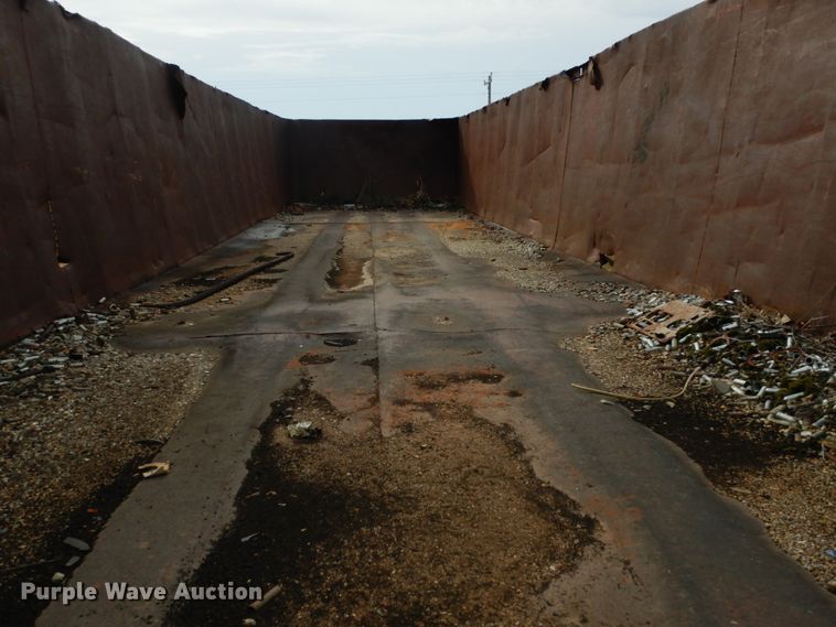 image for item JK9831 1972  scrap trailer