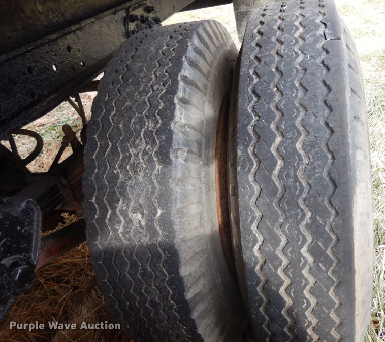 image for item JK9831 1972  scrap trailer