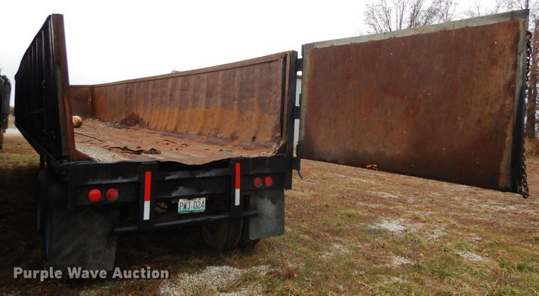 image for item JK9832 1972 Transcraft  scrap trailer