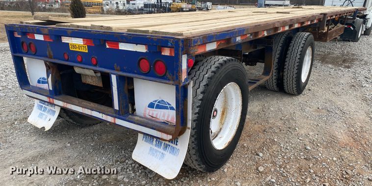 image for item JN9155 1996 Lufkin  flatbed trailer