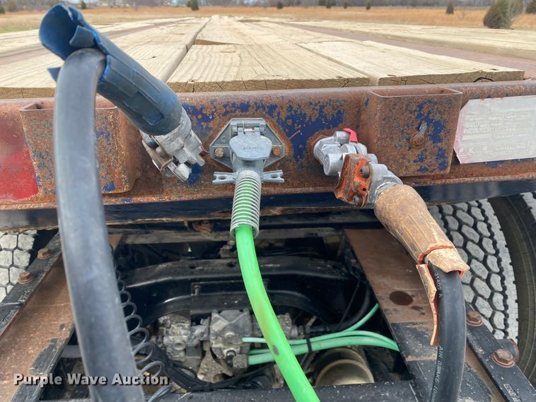 image for item JN9155 1996 Lufkin  flatbed trailer