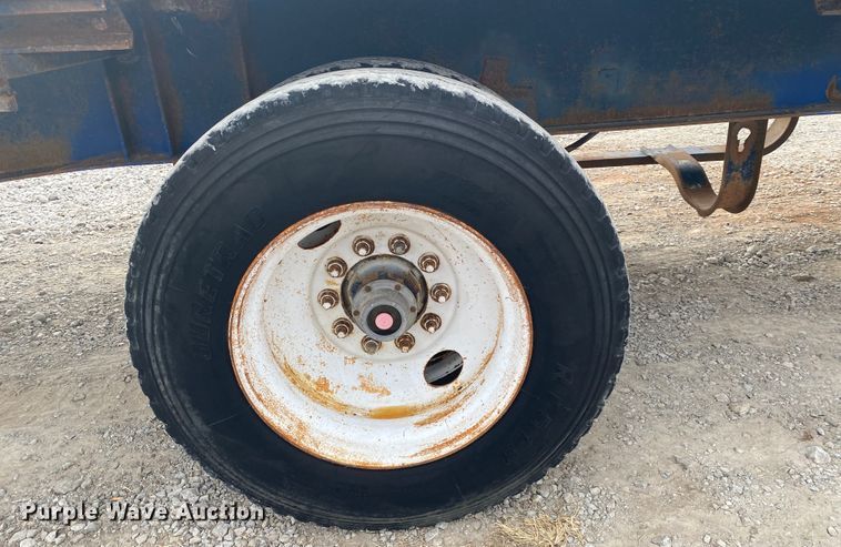 image for item JN9155 1996 Lufkin  flatbed trailer