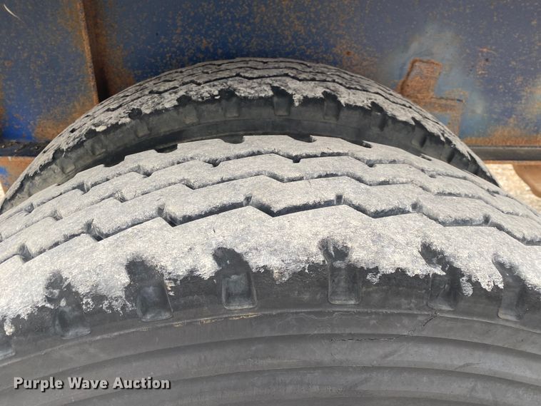 image for item JN9155 1996 Lufkin  flatbed trailer