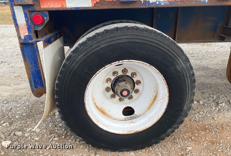 image for item JN9155 1996 Lufkin  flatbed trailer