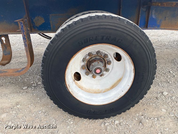 image for item JN9155 1996 Lufkin  flatbed trailer