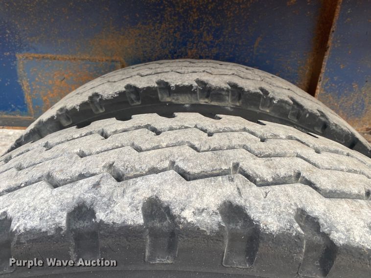 image for item JN9155 1996 Lufkin  flatbed trailer