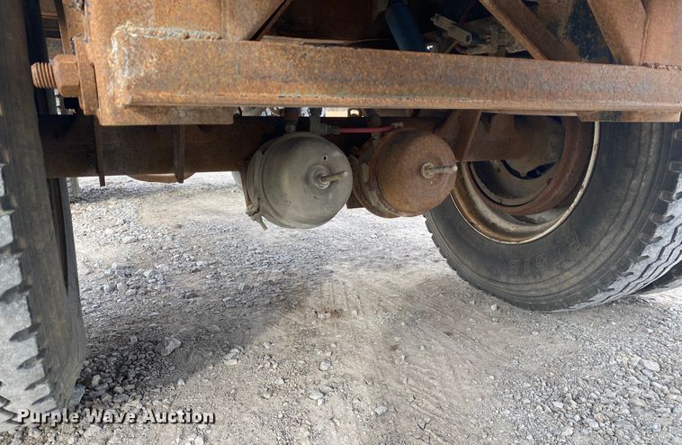 image for item JN9155 1996 Lufkin  flatbed trailer