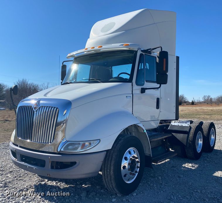 image for item JN9167 2012 International 8600  semi truck