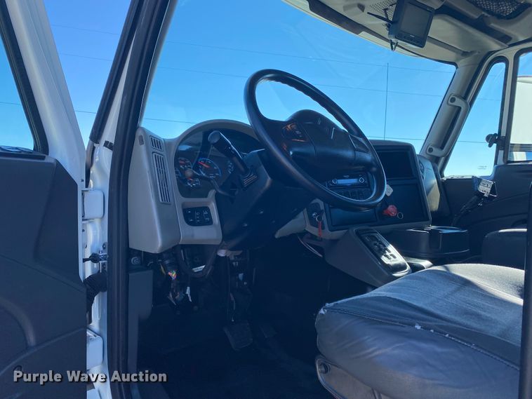 image for item JN9167 2012 International 8600  semi truck