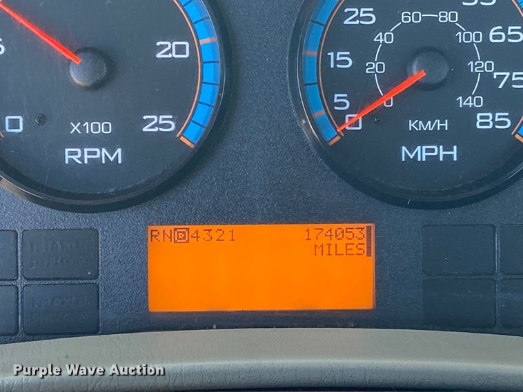 image for item JN9167 2012 International 8600  semi truck