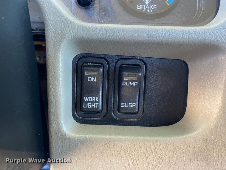 image for item JN9167 2012 International 8600  semi truck