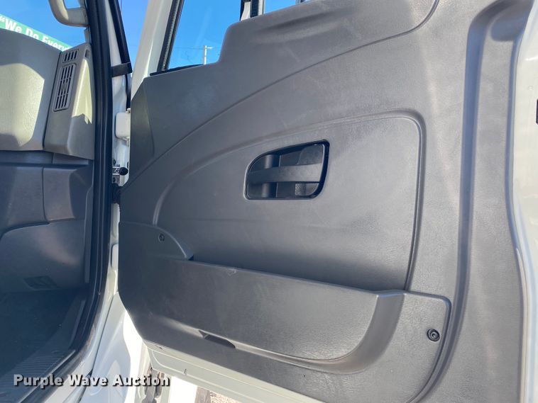 image for item JN9167 2012 International 8600  semi truck