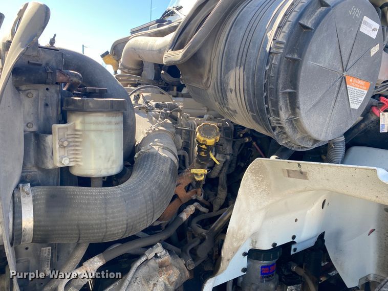 image for item JN9167 2012 International 8600  semi truck