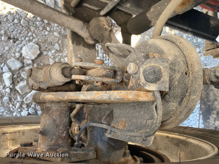 image for item JN9167 2012 International 8600  semi truck