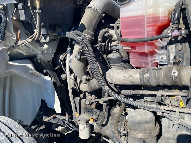 image for item JN9167 2012 International 8600  semi truck