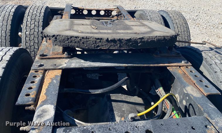 image for item JN9167 2012 International 8600  semi truck