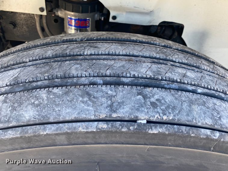 image for item JN9167 2012 International 8600  semi truck