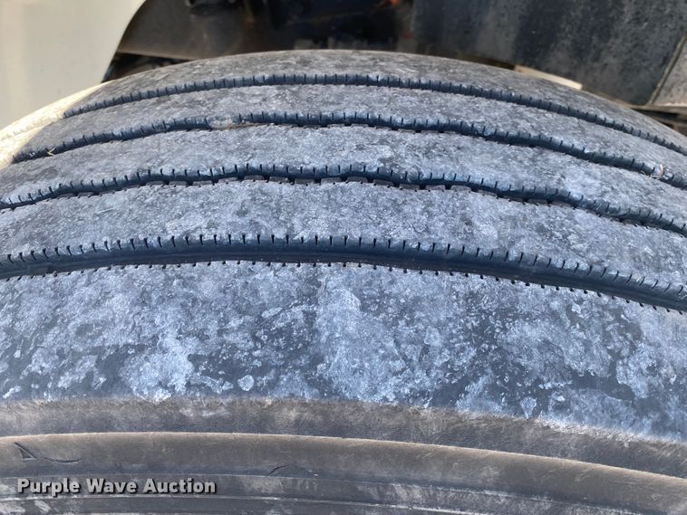 image for item JN9167 2012 International 8600  semi truck