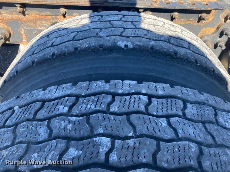 image for item JN9167 2012 International 8600  semi truck