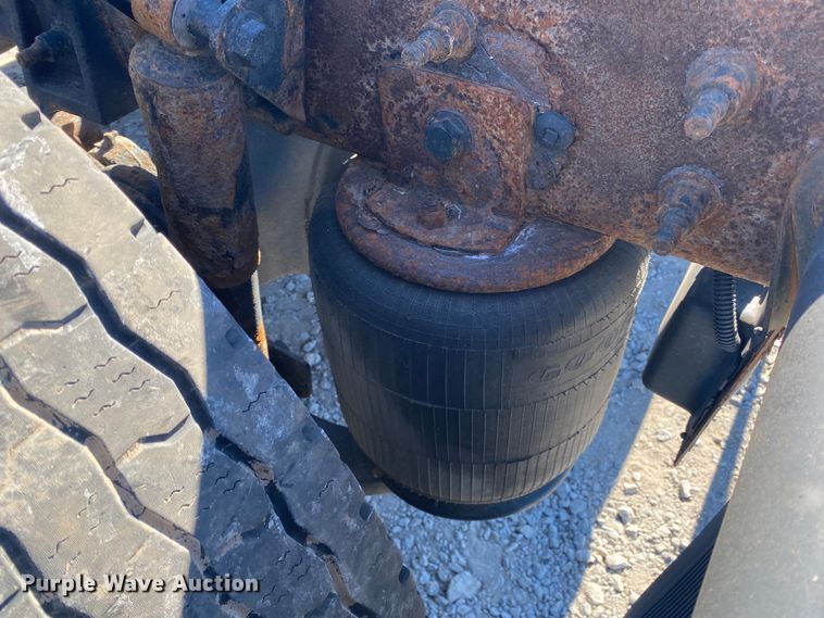 image for item JN9167 2012 International 8600  semi truck