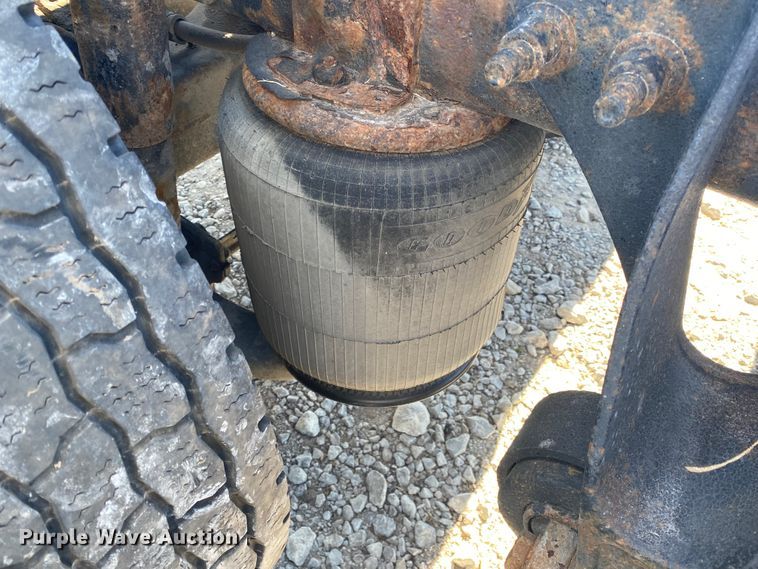 image for item JN9167 2012 International 8600  semi truck