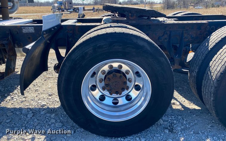 image for item JN9167 2012 International 8600  semi truck