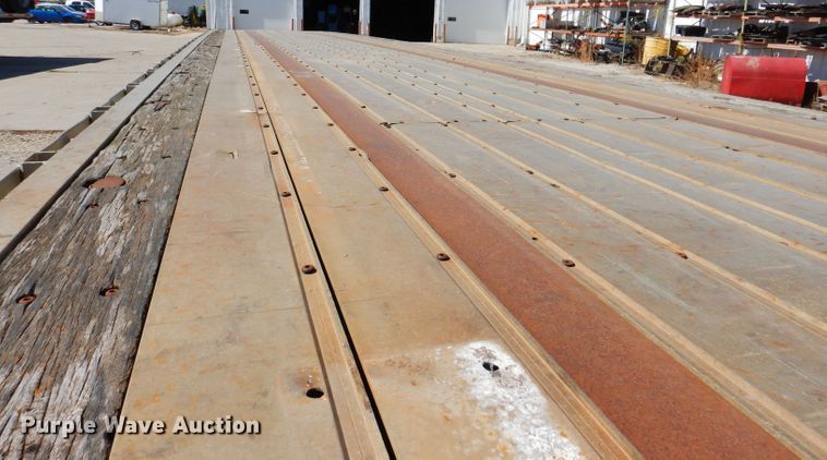 image for item KA9372 1999 Trailmobile Reintour  flatbed trailer