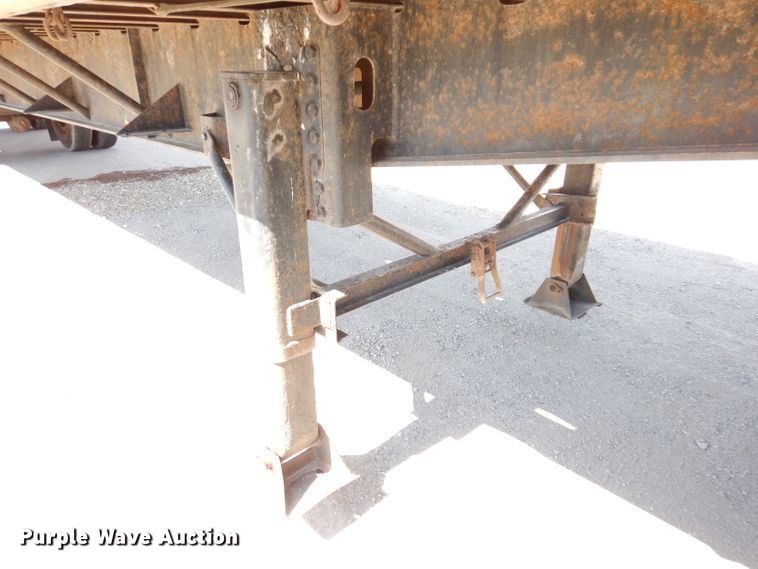 image for item KA9372 1999 Trailmobile Reintour  flatbed trailer