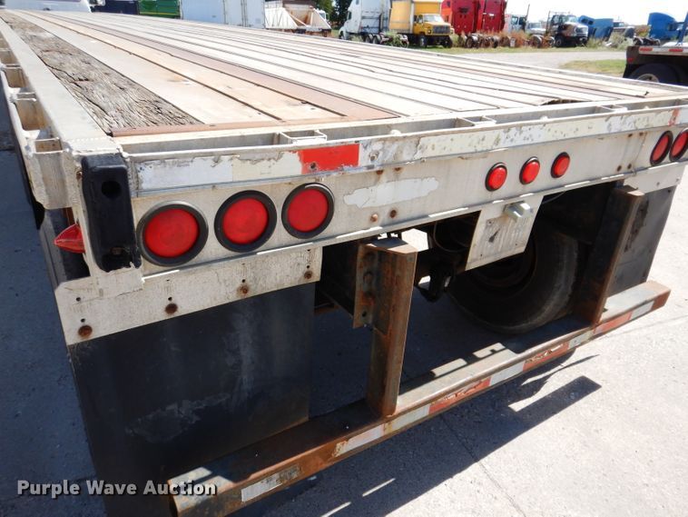 image for item KA9372 1999 Trailmobile Reintour  flatbed trailer