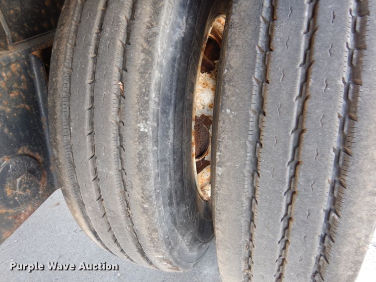 image for item KA9372 1999 Trailmobile Reintour  flatbed trailer