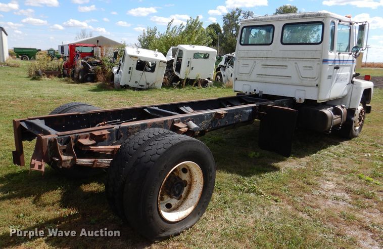 image for item KA9373 1998 Mack CS300P  truck cab and chassis