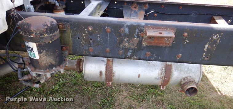 image for item KA9373 1998 Mack CS300P  truck cab and chassis