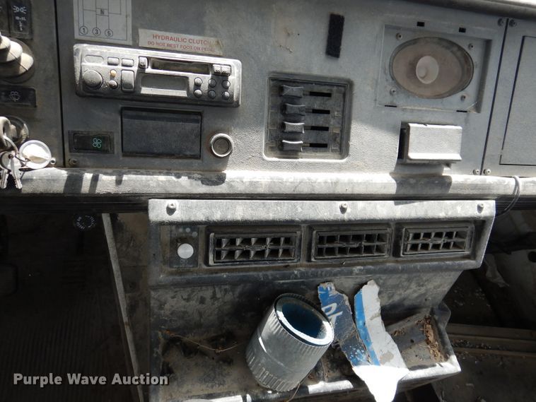 image for item KA9373 1998 Mack CS300P  truck cab and chassis