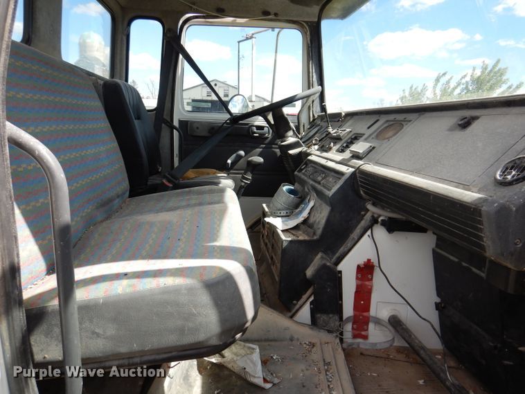 image for item KA9373 1998 Mack CS300P  truck cab and chassis