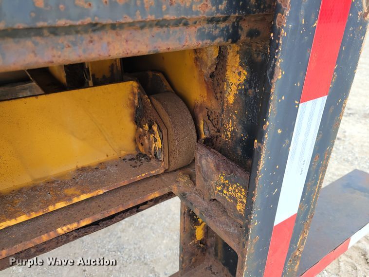 image for item KH9859 1999 Great Dane GPEA-245-75  extendable flatbed trailer